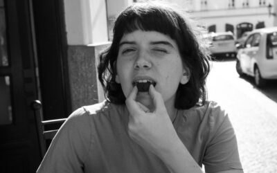 Emotional Eating: This is Why You Eat When You’re Stressed
